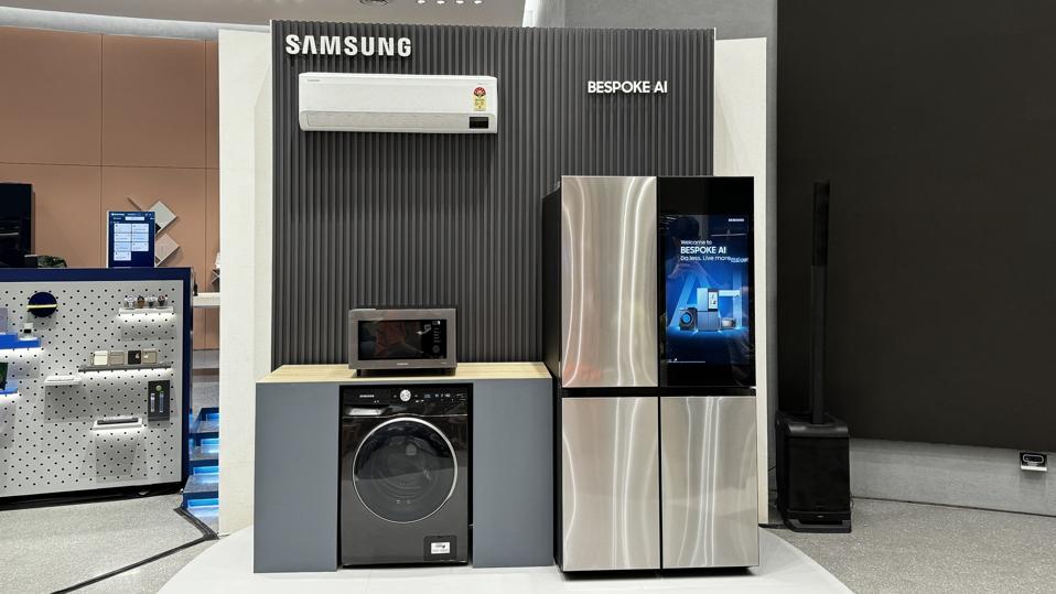 Samsung Our Technician At Work Chennai